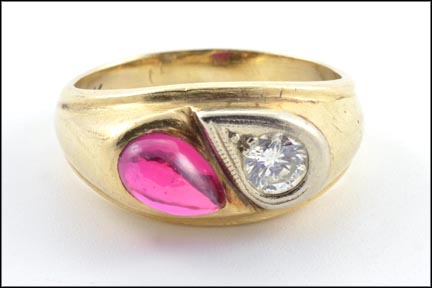 Cabochon Ruby and Diamond Ring 1940's in 14K Yellow Gold MAIN