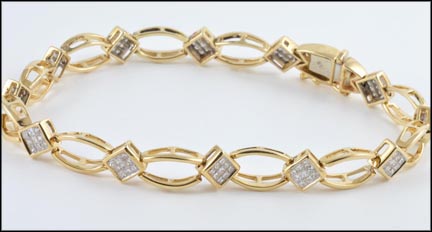 Diamond Link Bracelet in 14K Yellow Gold LARGE