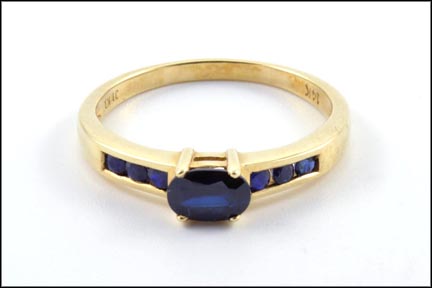 Sapphire Ring in 14K Yellow Gold MAIN