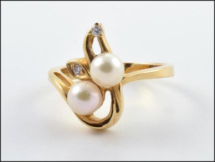 Diamond with Two White Pearls Ring in 14K Yellow Gold MAIN
