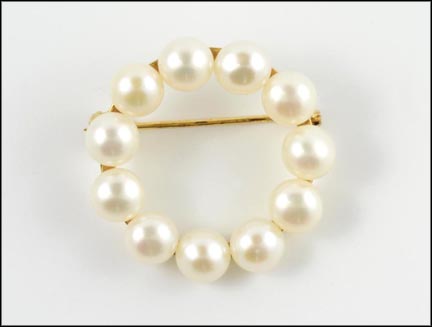 Circular Pearl Pin in 14K Yellow Gold MAIN