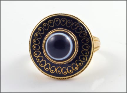 Agate and Enamel Ring in Yellow Gold MAIN