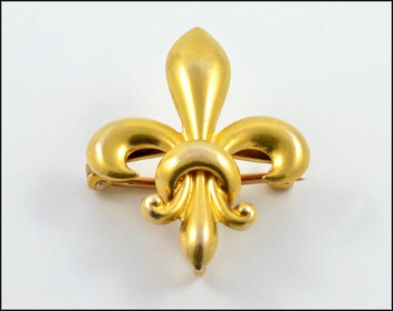 Fleur-De-Lis Pin in 10K Yellow Gold MAIN