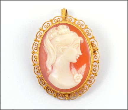 Cameo Brooch or Pendant in 14K Yellow Gold LARGE