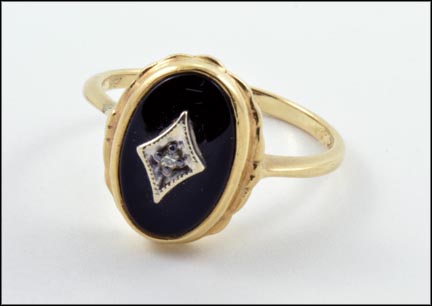 Oval Onyx and Diamond Ring in 10K Yellow Gold MAIN