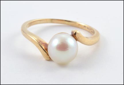 8 mm Pearl Ring in 10K Yellow Gold MAIN