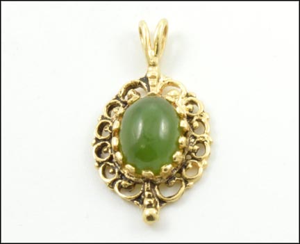 Oval Jade Pendant in 14K Yellow Gold MAIN