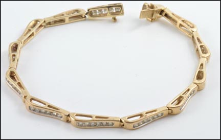 Round Brilliant Cut Channel Diamond Bracelet in 10K Yellow Gold LARGE