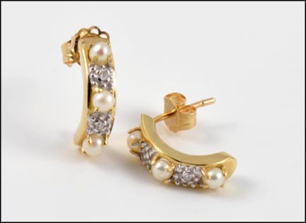 Pearl Half Hoop Earrings in 10K Yellow Gold MAIN