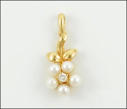 Five Pearl and Diamond Floral Pendant in Yellow Gold MAIN