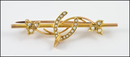 Small Seed Pearls Wishbone Brooch in Yellow Gold LARGE