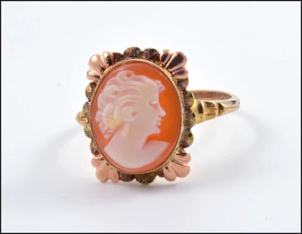 Cameo Ring in 10K Yellow Gold LARGE