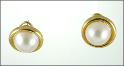 Mabe' Pearl Clip Earrings in 14K Yellow Gold LARGE