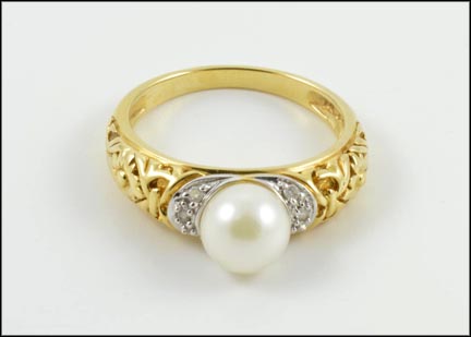 8 mm Pearl and Diamond Ring in 14K Yellow Gold LARGE