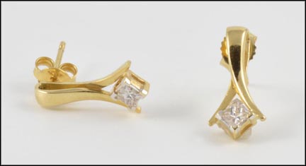 Round Brilliant Cut Diamond Earrings in 14K Yellow Gold LARGE