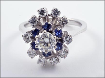 Diamond and Sapphire Ring in 18K White Gold MAIN