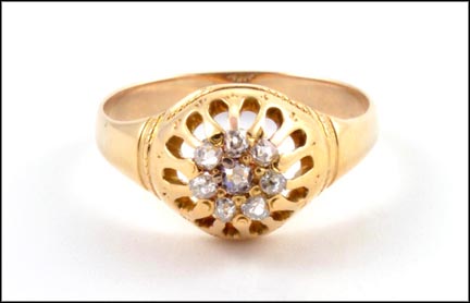 Victorian Style Diamond Ring in Yellow Gold LARGE