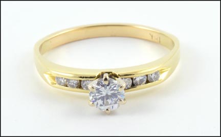 Round Brilliant Cut Diamond Engagement Ring in 18K Yellow Gold MAIN