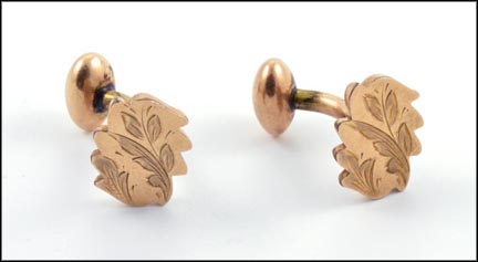 Topped Engraved Cufflinks in Yellow Gold MAIN