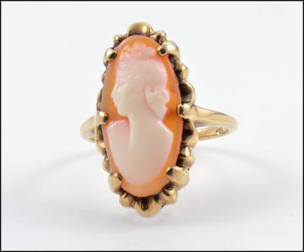 Cameo Ring in 10K Yellow Gold LARGE