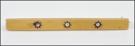Pearl Bar Brooch in Yellow Gold MAIN