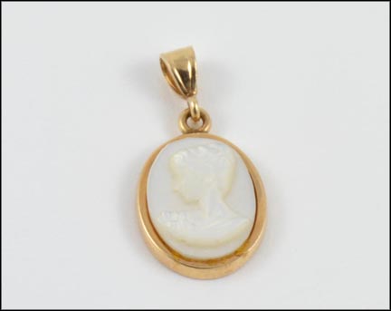 Mother Of Pearl Cameo Pendant in 14K Yellow Gold LARGE