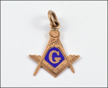Masonic Pendant in Yellow Gold MAIN