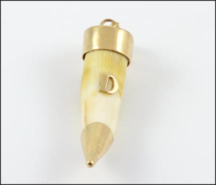 1890's Victorian Claw Pendant in Yellow Gold LARGE