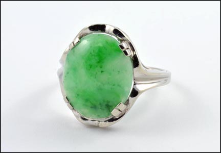 Oval Jade Ring in 10K Yellow Gold LARGE