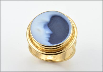 Agate Carved Ring in 10K Yellow Gold MAIN