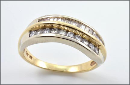 Round Brilliant Cut and Baguette Diamond Band in 14K Yellow Gold LARGE
