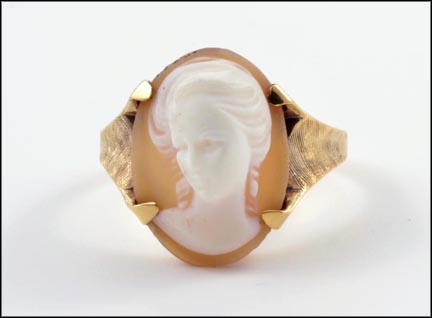 Cameo Ring in 10K Yellow Gold LARGE