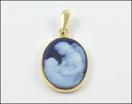 Onyx Cameo Pendant in 14K Yellow Gold LARGE