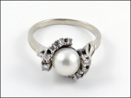 Pearl and Diamond Ring in 14K White Gold LARGE