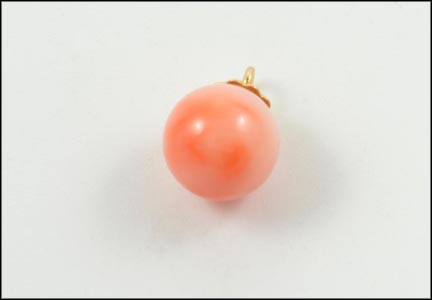 7 mm Round Coral Bead Pendant in Yellow Gold LARGE