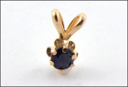 Small Sapphire Pendant in Yellow Gold LARGE