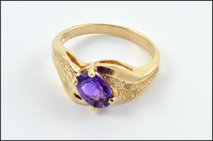 Oval Amethyst Ring in 10K Yellow Gold MAIN