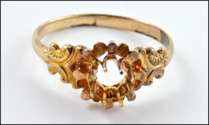 1885-95 Victorian Ring Mounting in Yellow Gold LARGE