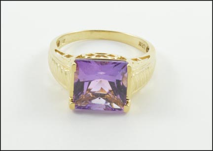 Square Amethyst Ring in 14K Yellow Gold MAIN