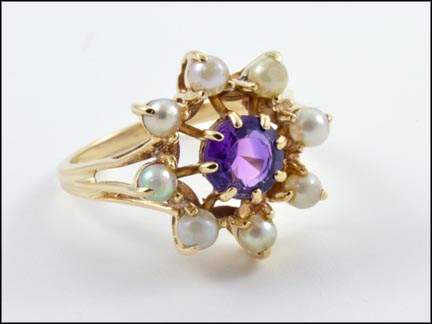 Amethyst and Pearl Ring in 14K Yellow Gold MAIN