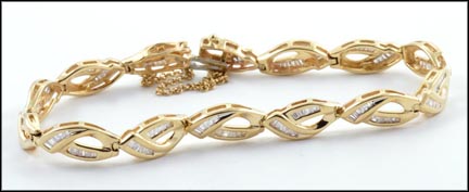 Diamond Bracelet in 14K Yellow Gold LARGE