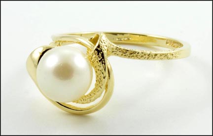 Pearl Ring in 14K Yellow Gold LARGE