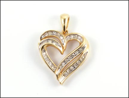 Diamond Heart Pendant in 14K Yellow Gold MAIN