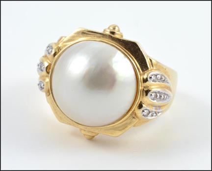 Mabe' Pearl and Diamond Ring in 14K Yellow Gold MAIN