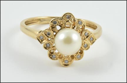 Pearl and Diamond Ring in 14K Yellow Gold MAIN