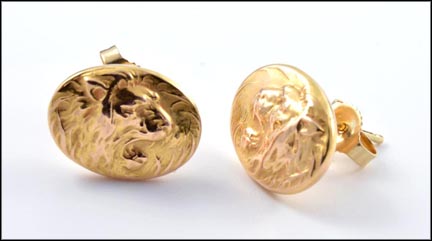 Lion Motif Stud Earrings in Yellow Gold LARGE