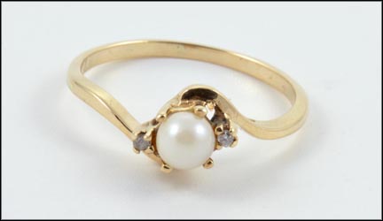 Pearl and Diamond Ring in 10K Yellow Gold MAIN