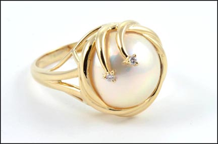 Mabe' Pearl Ring with Diamond in 14K Yellow Gold MAIN