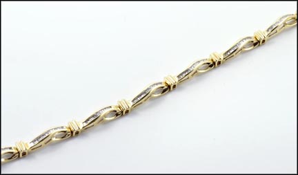 Diamond Bracelet in 10K Yellow Gold LARGE
