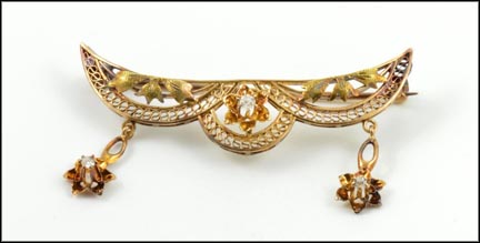 Victorian 1885-90 Diamond Pin in Yellow Gold MAIN